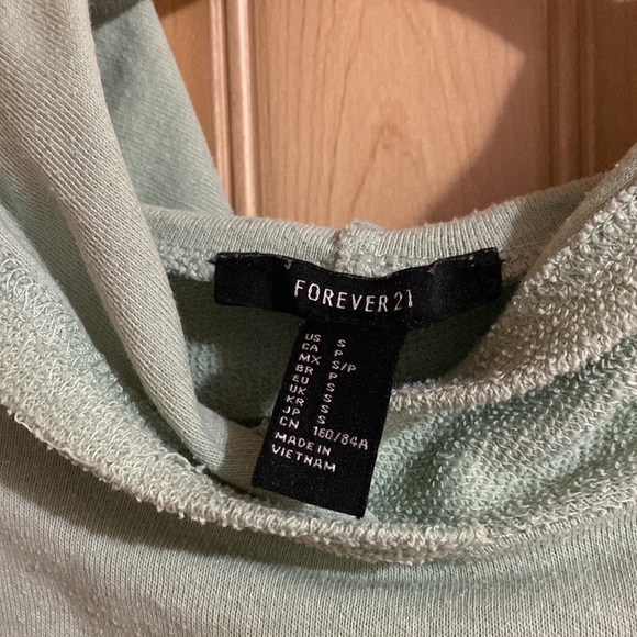 💚 Mint Cropped Hoodie - Picture 2 of 3